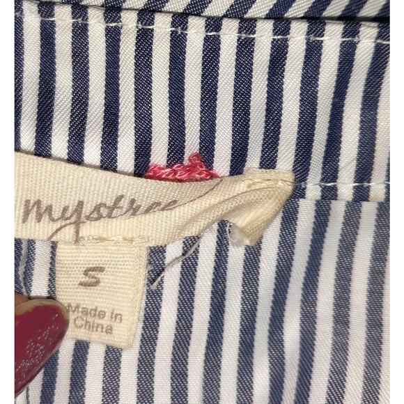 Mystree Top Shirt Womens Small Blue White Pinstripe Embroidered Flowers Nautical - Picture 9 of 14